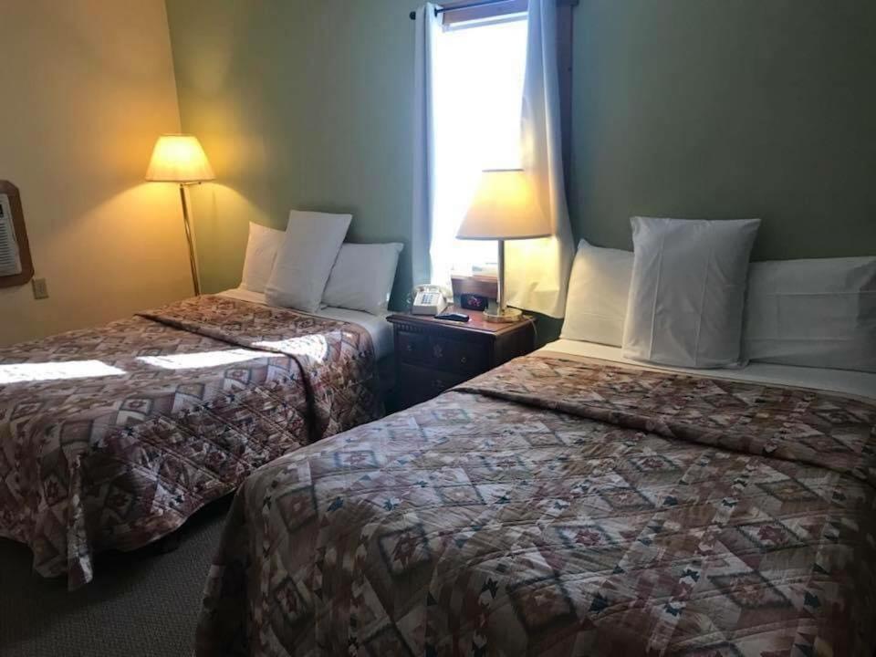 Gavin'S Iris H Country Inn Cornwallville Exterior photo